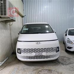 هیوندای ستاریا